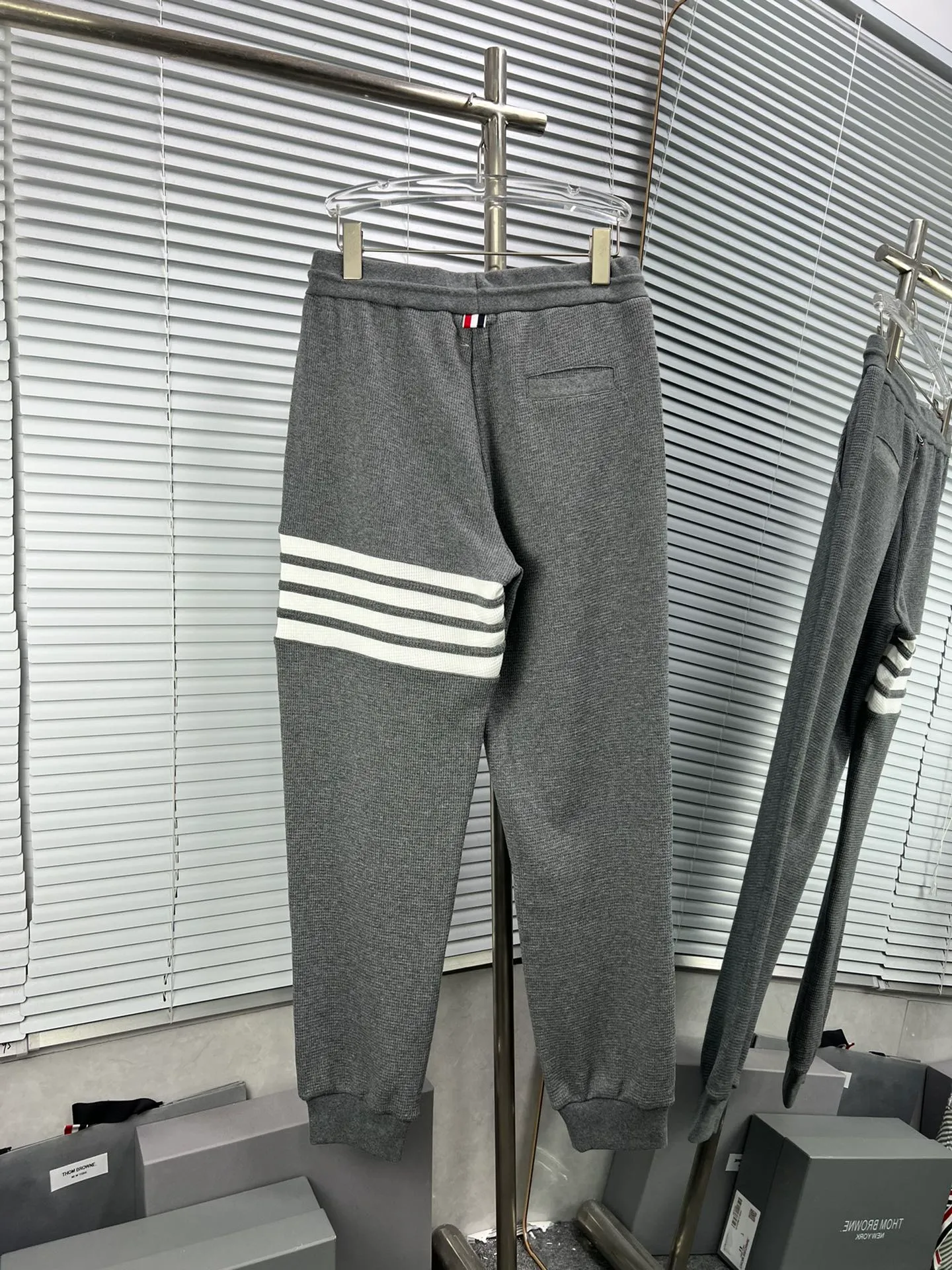 Thom Browne 420g ，4 ， 、 ， ！ 、 、 ， ！ Size：0-4 Colour：White Navy Blue Light Gray